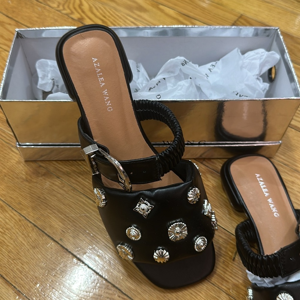 New Azaelea Wang studded sandals size 9 - Picture 3 of 4